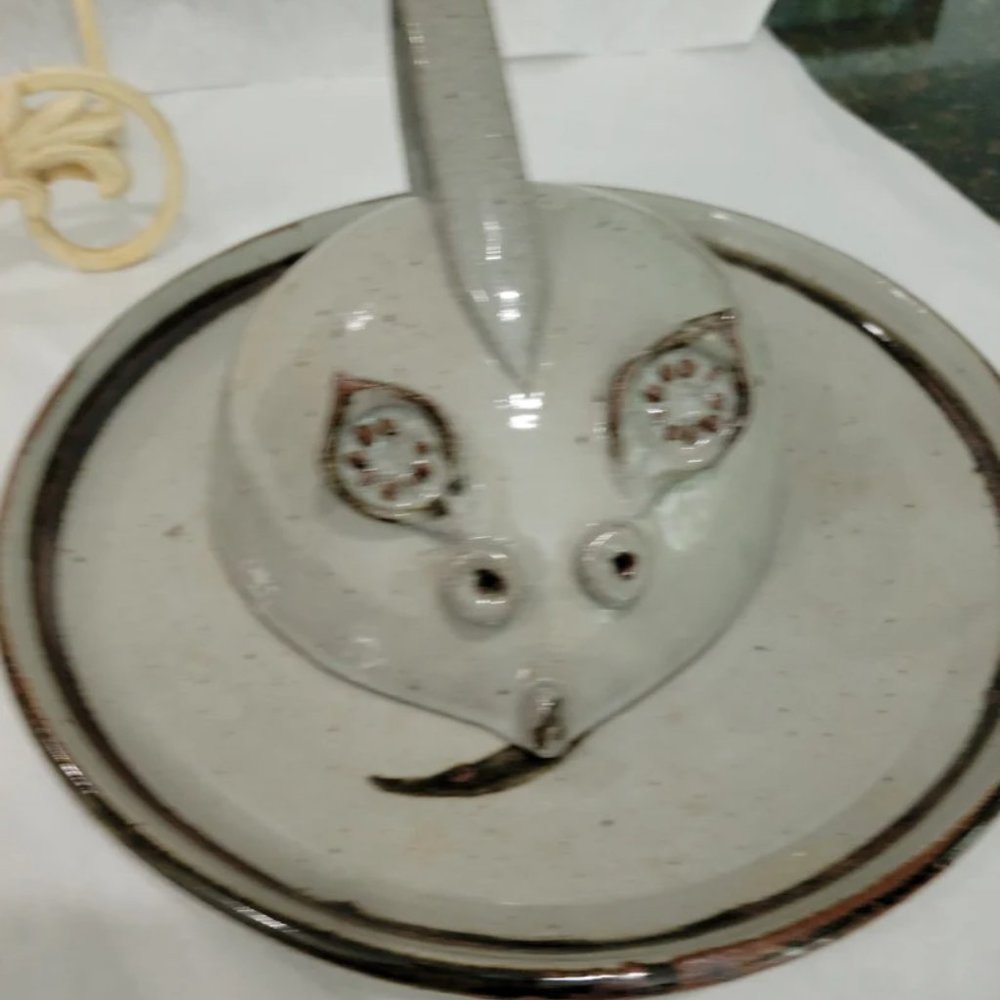 Cheese Plate Holder Stoneware Mouse Keeper design Vintage Cheese